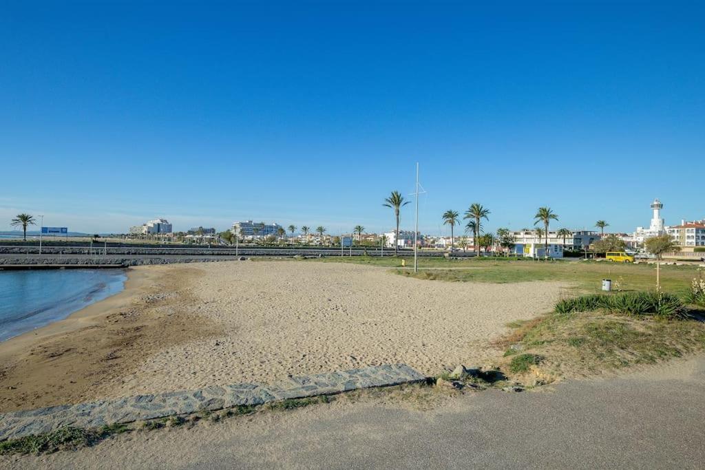 V020 - Puerto Primero Empuriabrava Buitenkant foto